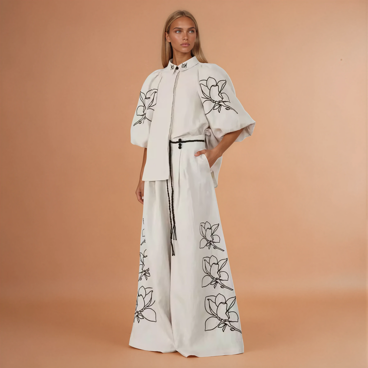 Sue Embroidered Beige Pants